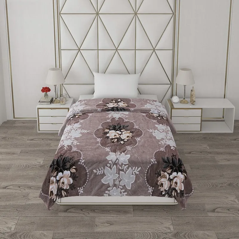 Monte Carlo Floral Dreamscape Blanket - 500 GSM media 3