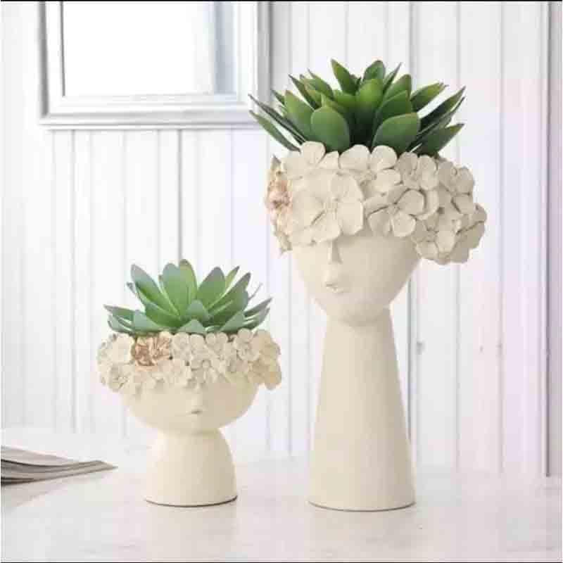 Lucky Lips Face Planter media 4