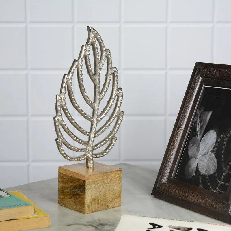 The Leafy Lestora Showpiece - Silver media 1
