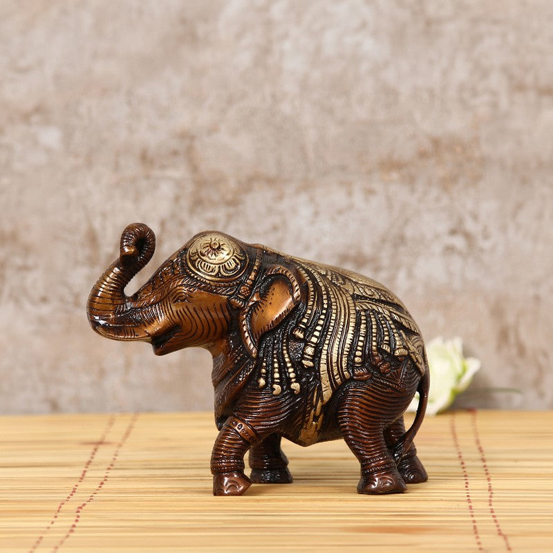 Majestic Trunk Showpieces