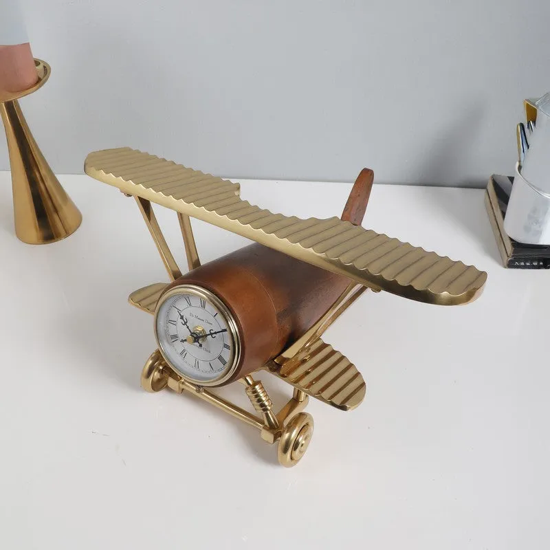 Aviation-Themed Table Clock Gold media 1