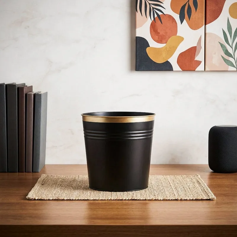 Anira Black Planter media 1