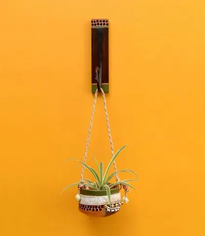 Terracotta · Wood