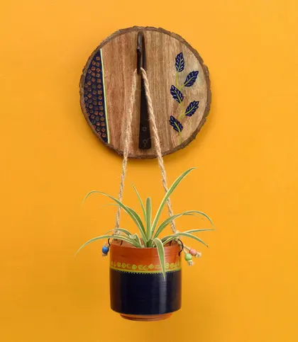 Wood · Terracotta · Metal