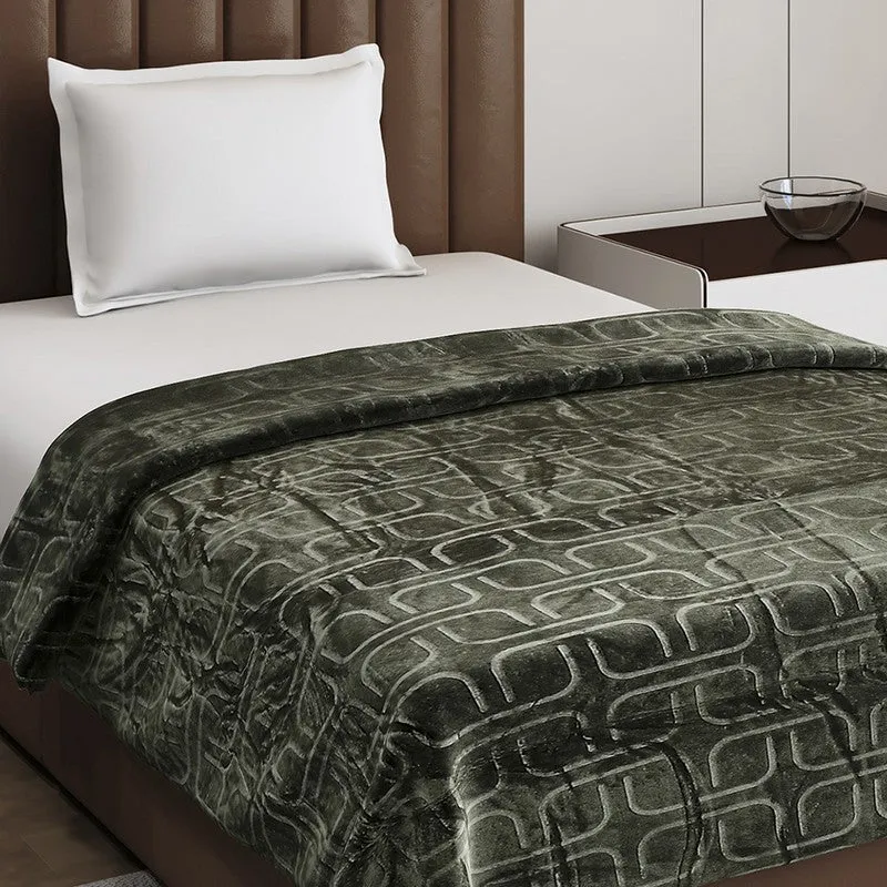 Monte Carlo Warmora Geometric Print Polyester Blanket (Olive Green) - 210 GSM media 5