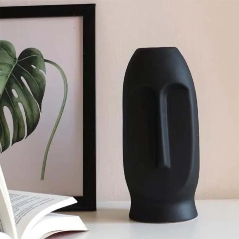 The Straight Face Vase - Black media 4