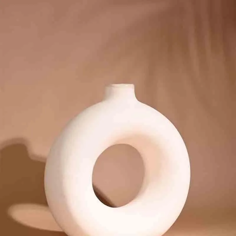 Boho Donut Vase - White media 3