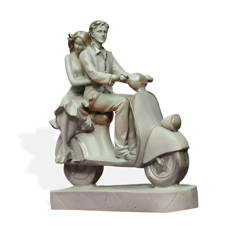 Scooter Couple Showpiece media 5