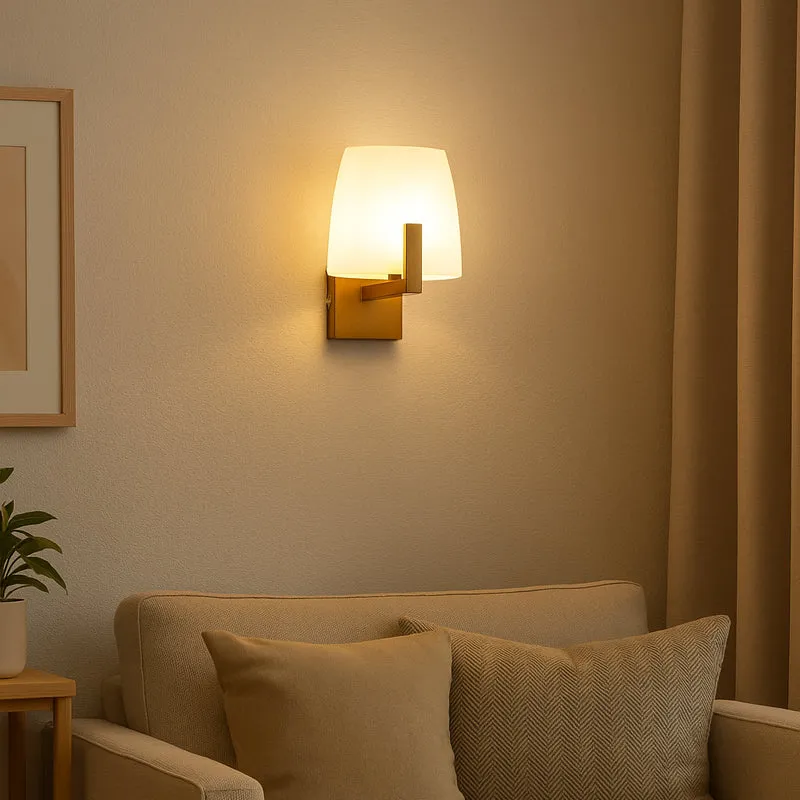 Pypera Acrylic & Metal Wall Lamp media 4