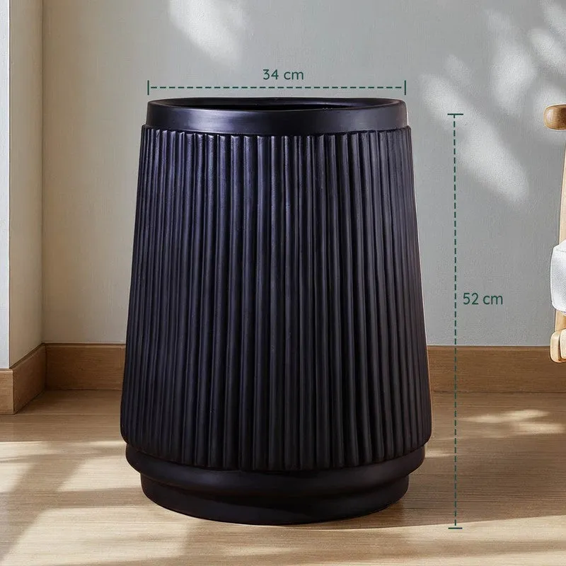 Amsterdam Muse Fiberglass Planter - Black media 7