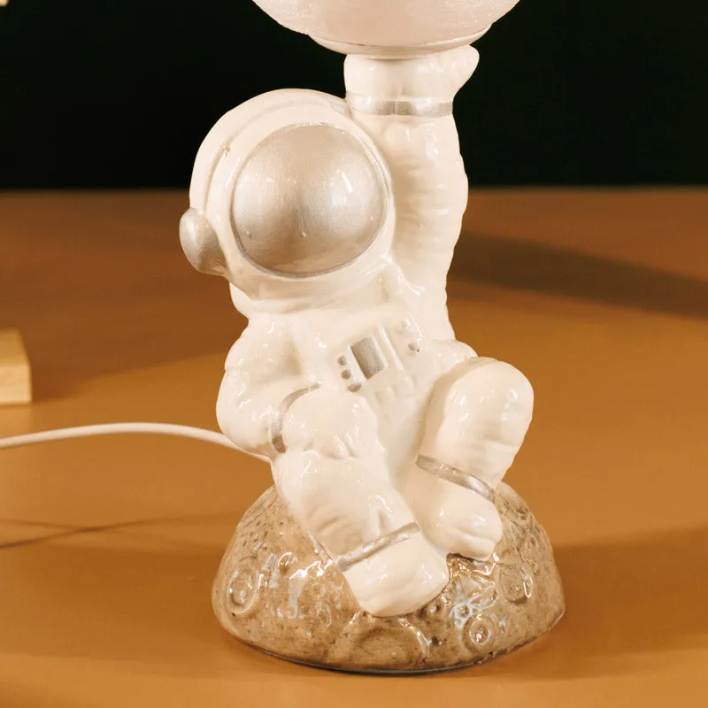 Astronaut Moon LED Ceramic Table Lamp - Whiite,Silver media 5