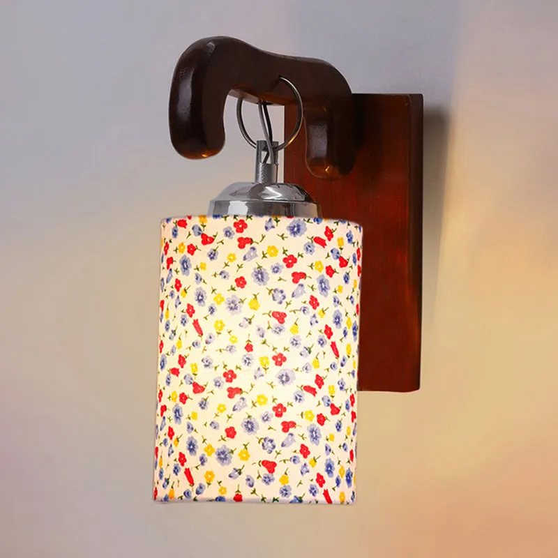Klarion Tiny Fleurs Wooden Wall Lamp media 4