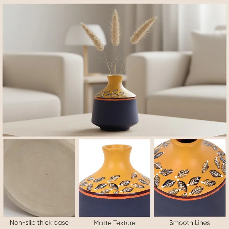 Eeshan Tribal Terracotta Vase media 7