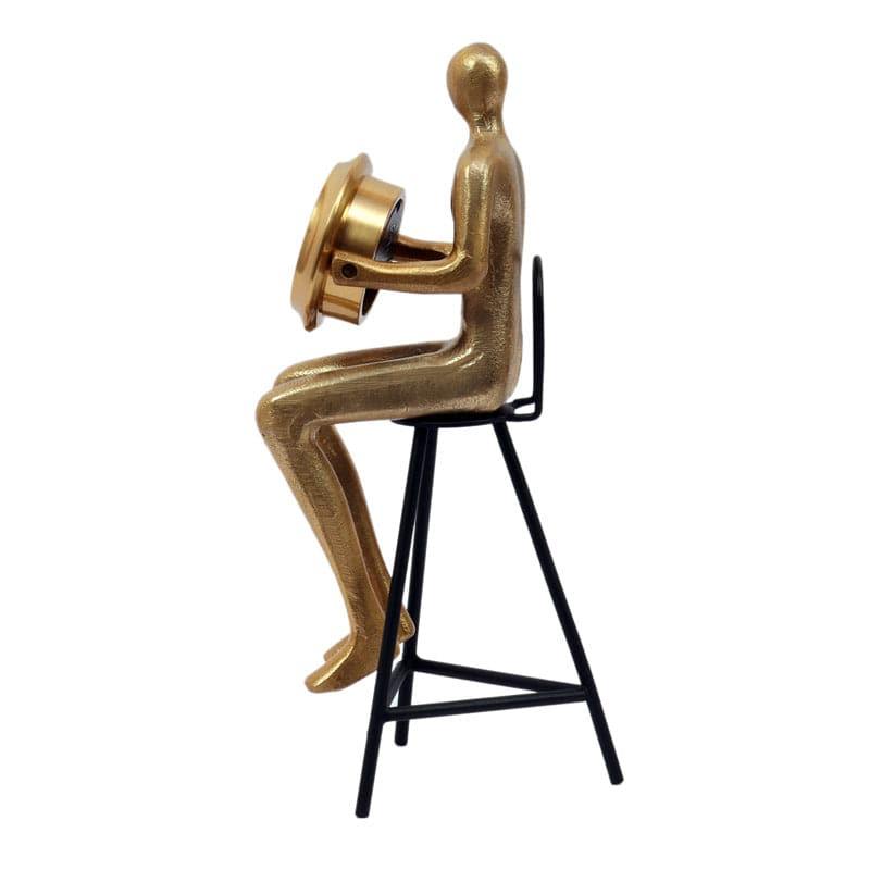 Character Table Clock - Gold media 4