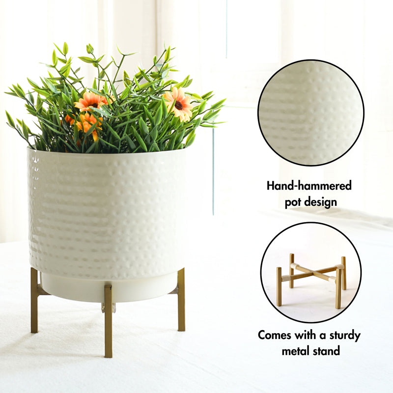 Carya Hammered Planter media 3