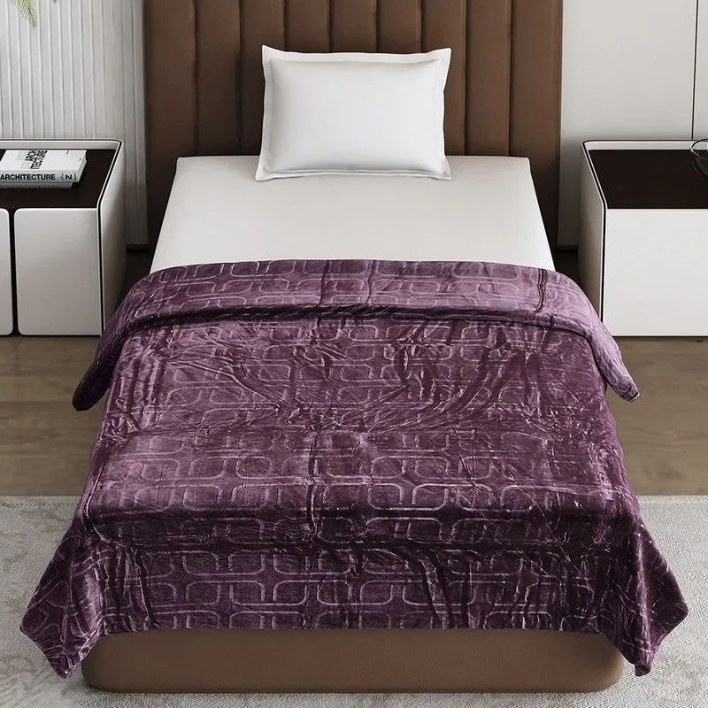 Monte Carlo Warmora Geometric Print Polyester Blanket (Wine) - 210 GSM media 3