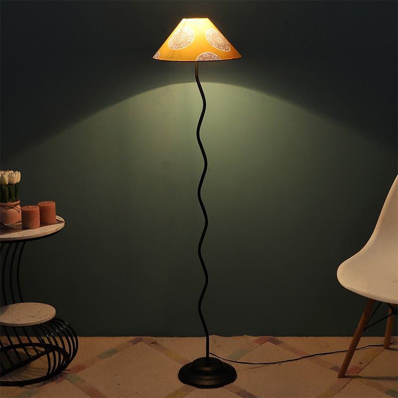 Mandala Merry Wavy Metal Floor Lamp media 4