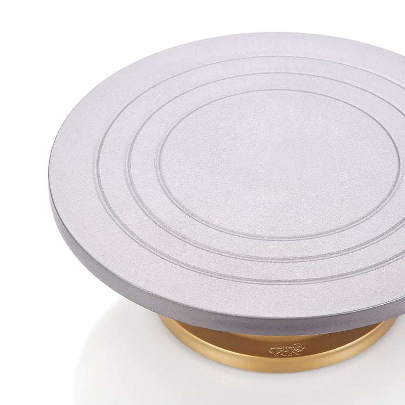 Milono Cake Stand With Knives - Three Piece Set media 5