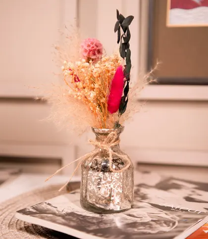 Dried Flowers & Leaves · Glass