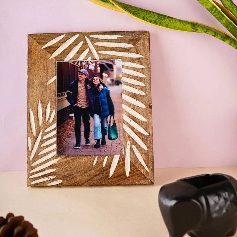 Leafy Carve Photo Frame media 1