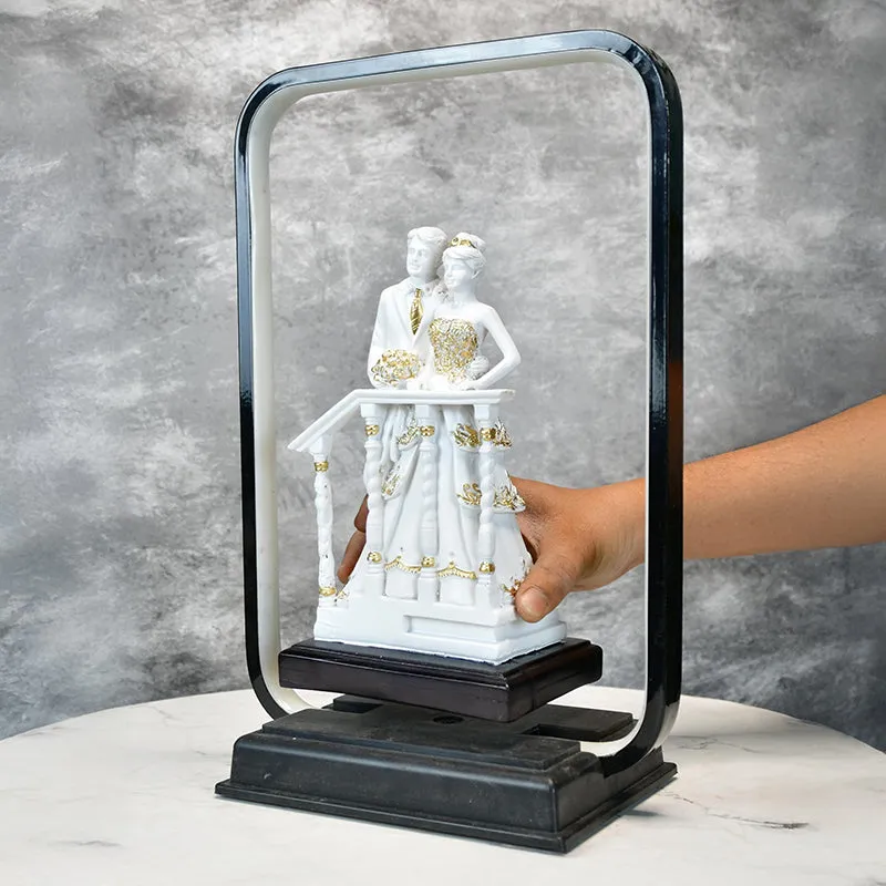 People In Love Resin Showpiece media 6