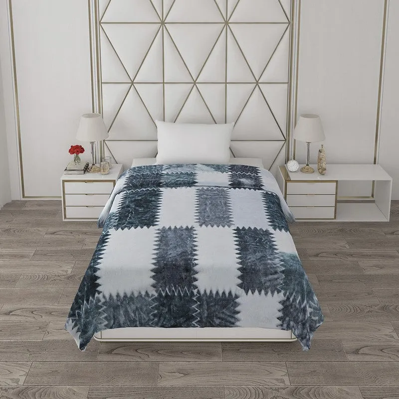 Monte Carlo Grey Mirage Blanket - 550 GSM media 3