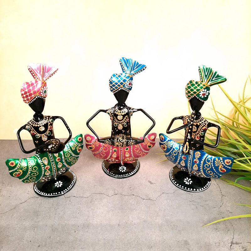 Folk Melody Showpiece - Set Of Three