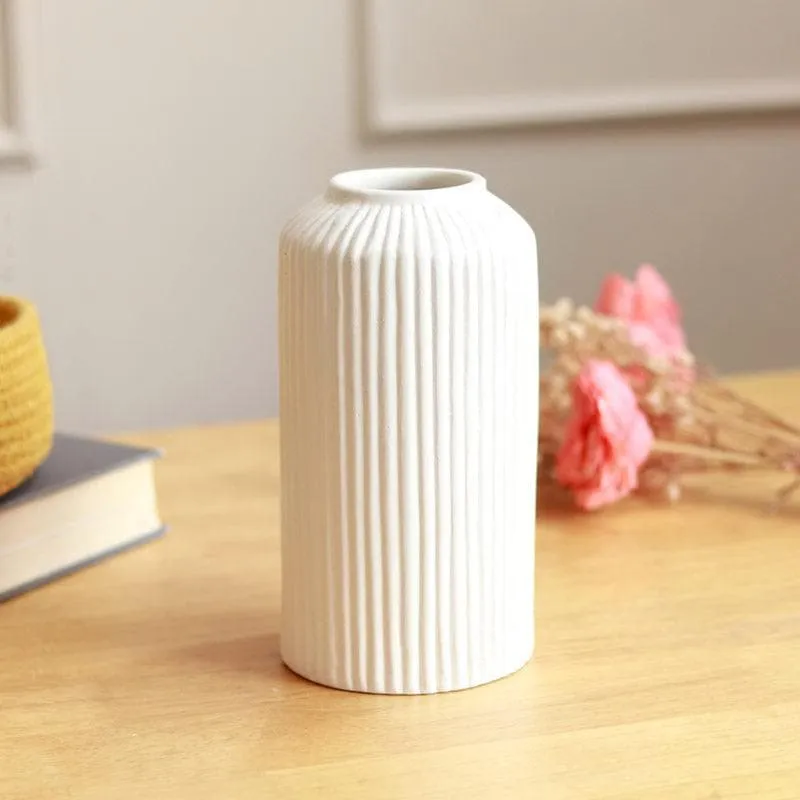Charmia Vase With Naturally Dried Flower Bunch media 3