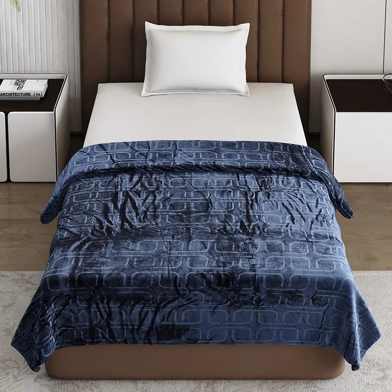 Monte Carlo Warmora Geometric Print Polyester Blanket (Blue) - 210 GSM media 3