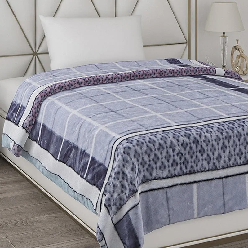 Monte Carlo Serene Escape Blanket - 553 GSM media 4