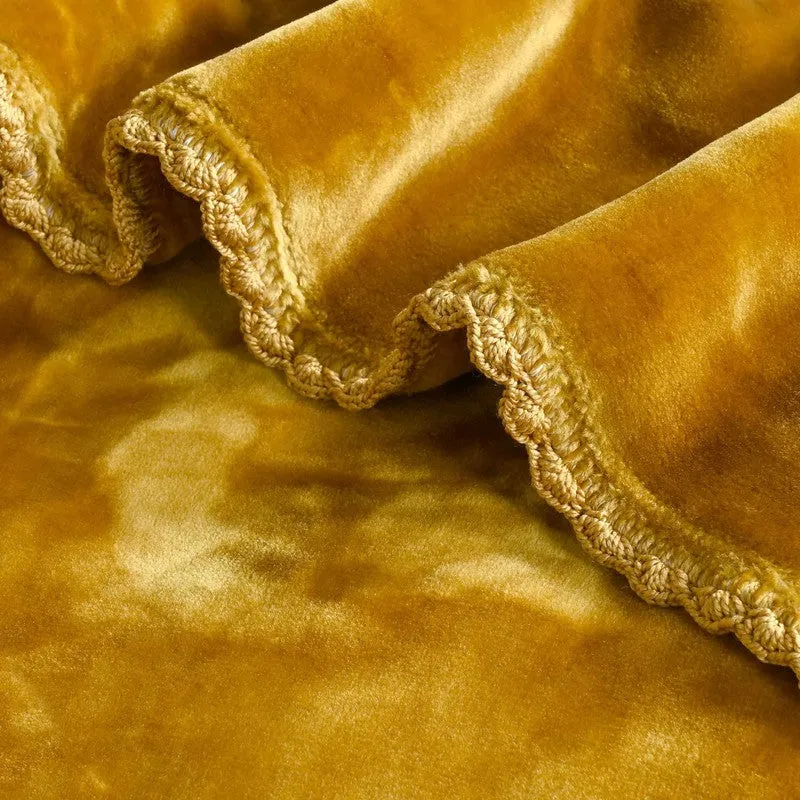 Singu Polyester Solid Blanket - Gold media 4