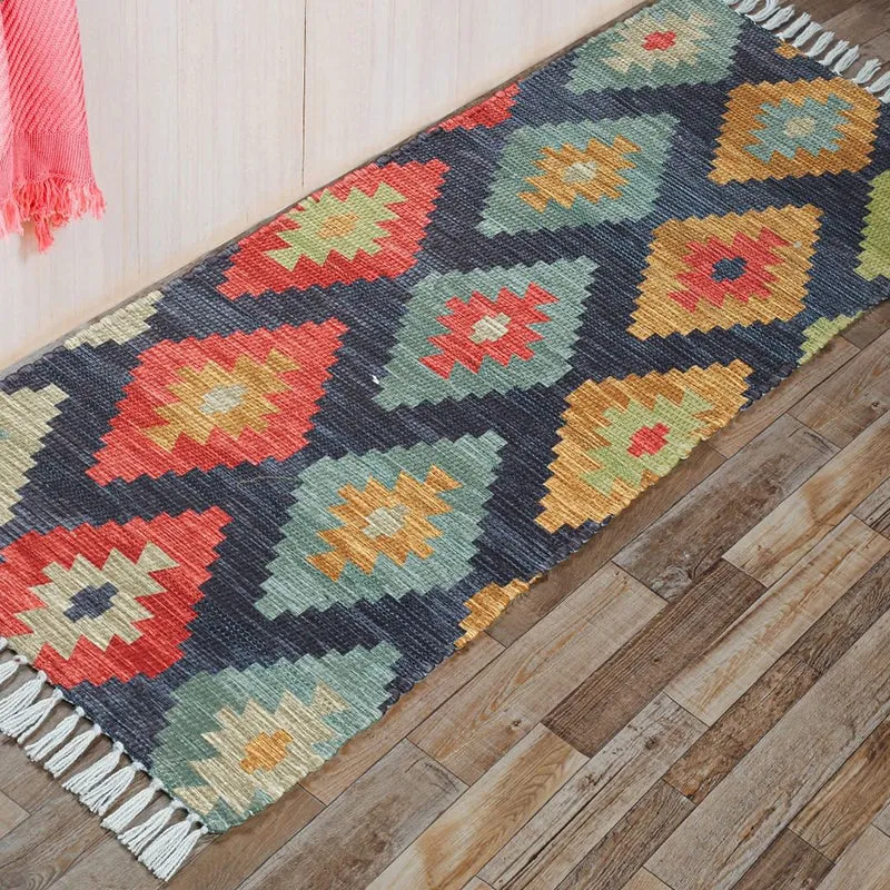 Naiva Runner Rug media 1