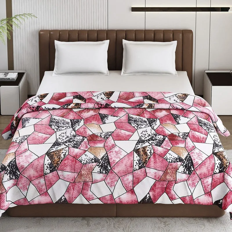 Monte Carlo Rosavyn Geometric Print Polyester Blanket (Magenta) - 300 GSM media 3