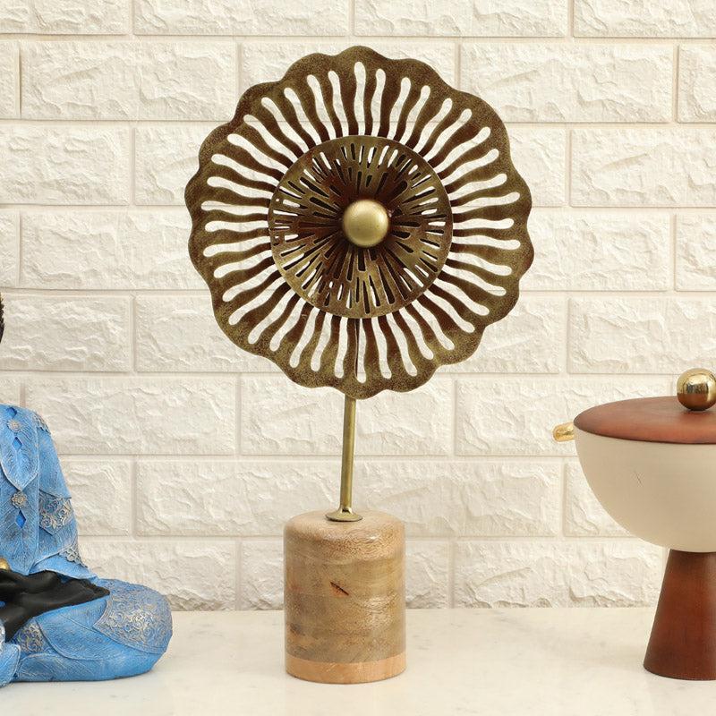 Yarolika Flora Showpiece