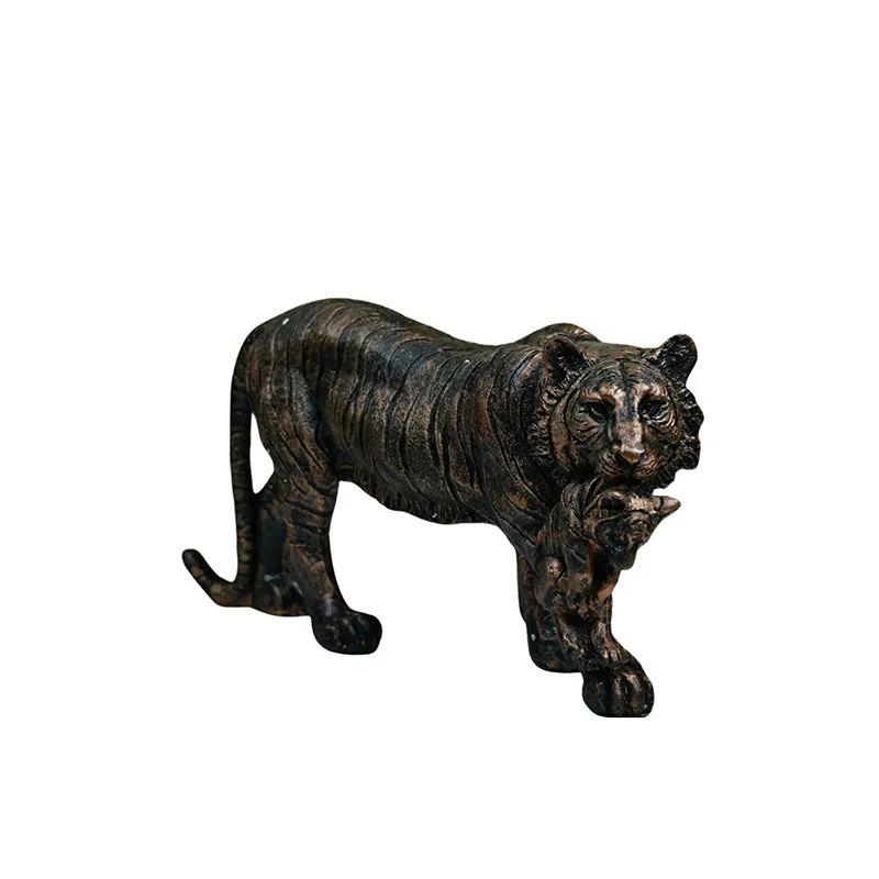 Tigress Grace Showpiece media 3