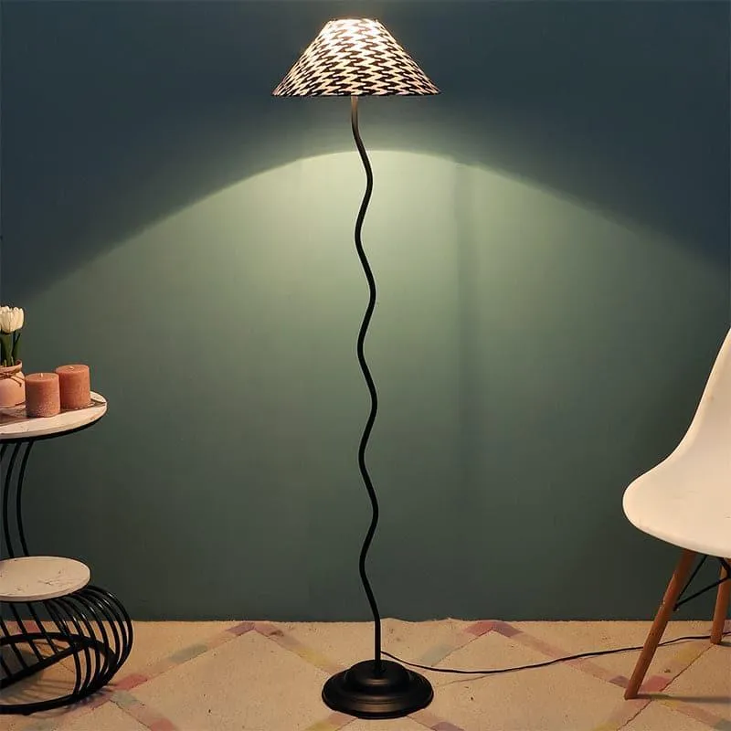 Chevronic Wavo Floor Lamp media 4
