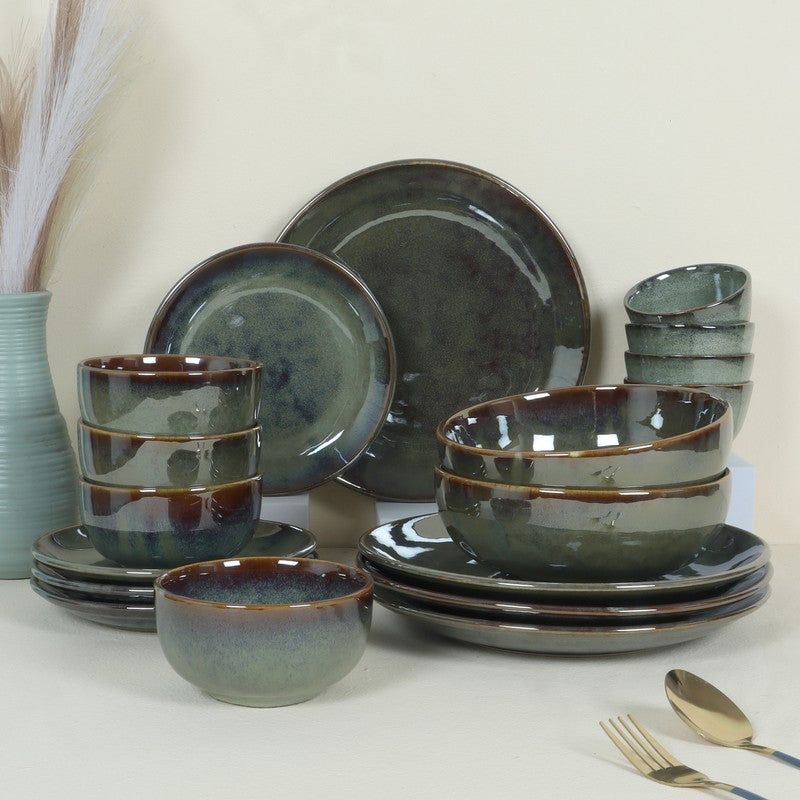 Eighteen Piece Set