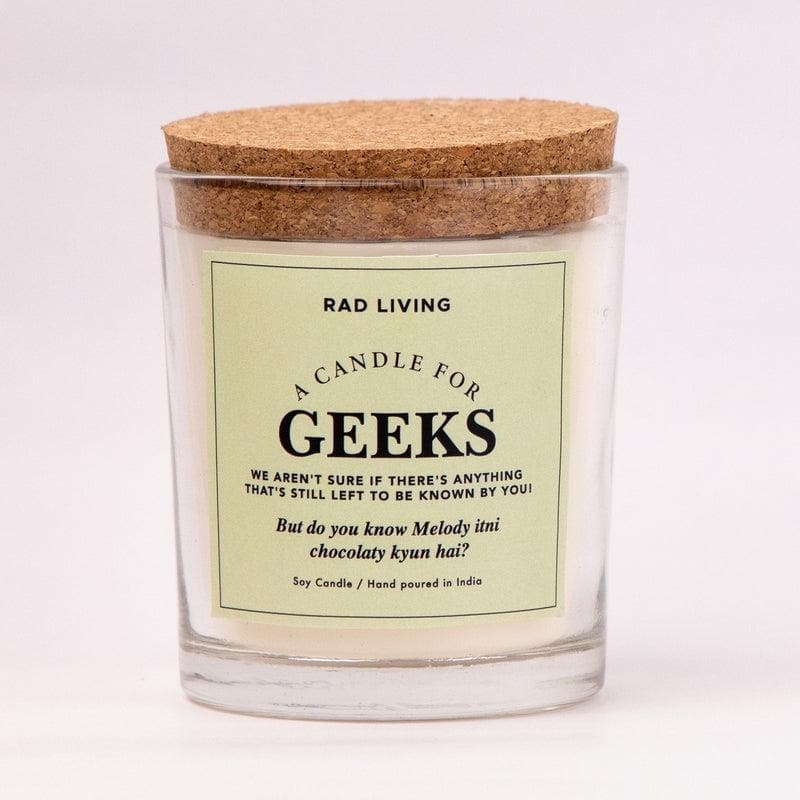 Geeks - Sweet Musk Scented Candle media 4