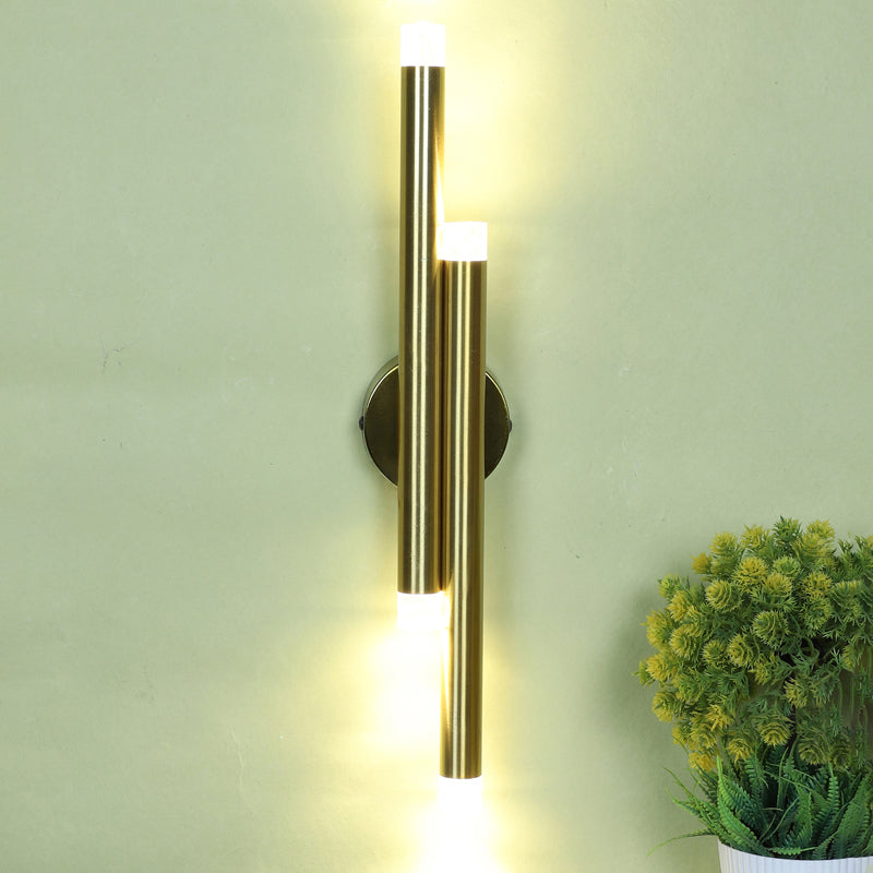 Pelid Iron Wall Lamp