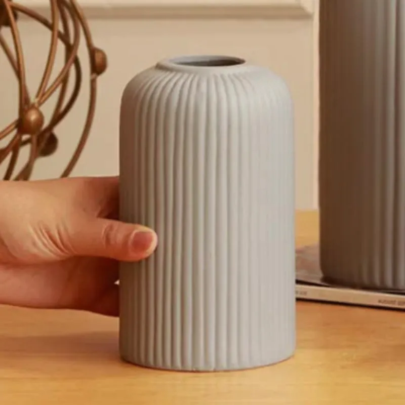 Ceramiq Luxe Ceramic Vase - Grey media 1