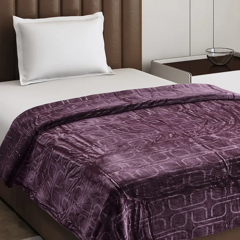 Monte Carlo Warmora Geometric Print Polyester Blanket (Wine) - 210 GSM media 5