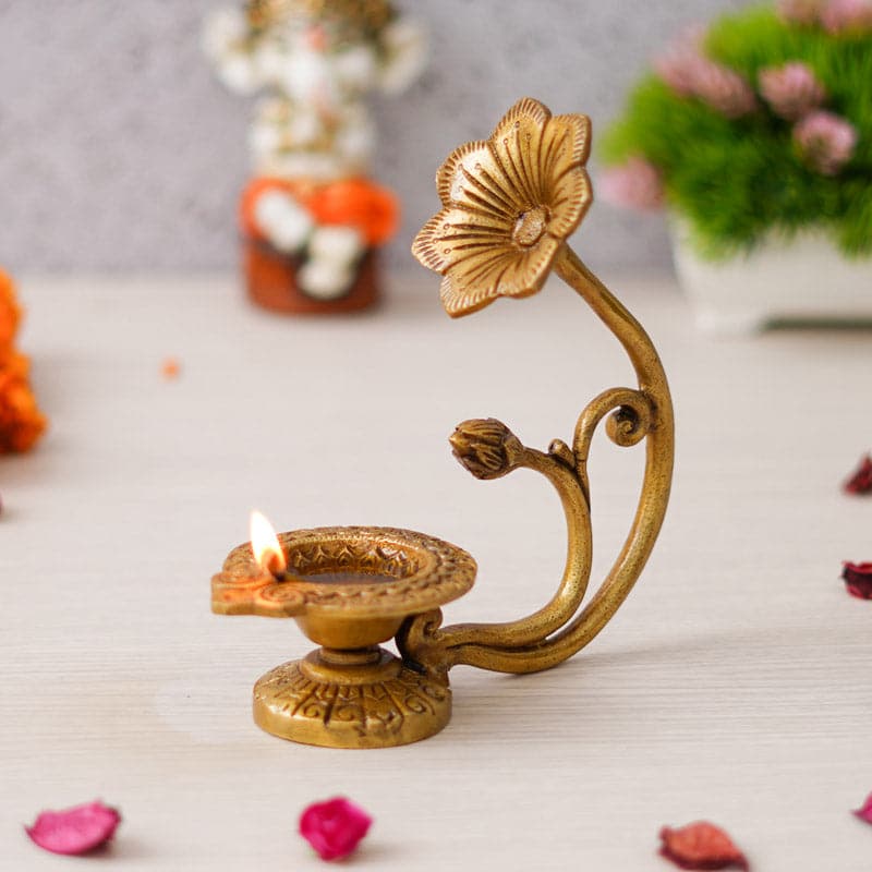 Riyanshi Flora diya