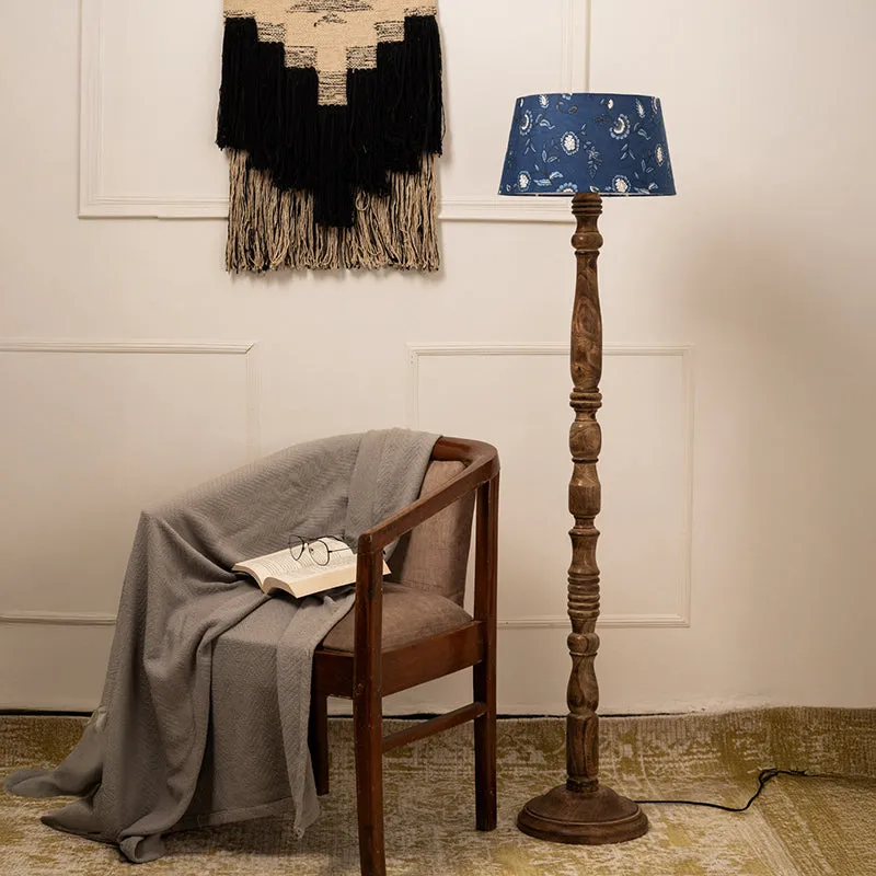 Whittla Prism Bleu Floor Lamp media 2