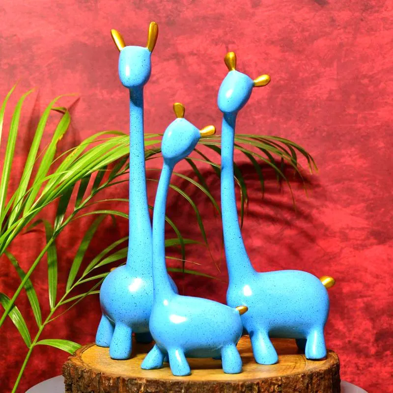 Blue Long Heads Showpiece media 5