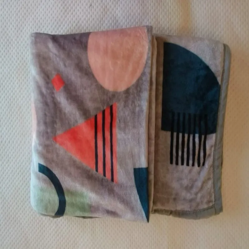 Pastelix Geometric Woolen Blanket (Grey) - 350 GSM media 5