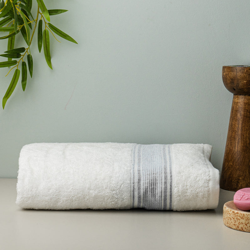 Micro Cotton LuxeDry Comfort Bath Towel - White & Black media 3