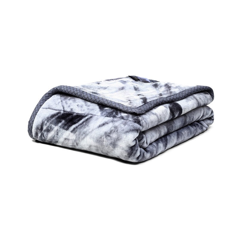 Monte Carlo Verticle Cascade Blanket (Grey) - 1000 GSM media 5