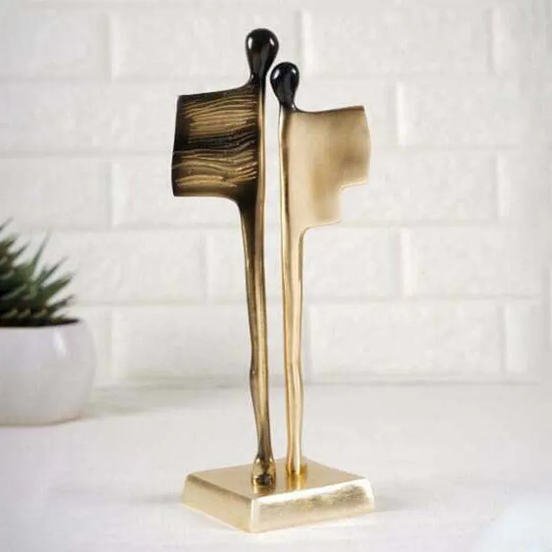 Xiomara Abstract Showpiece media 1