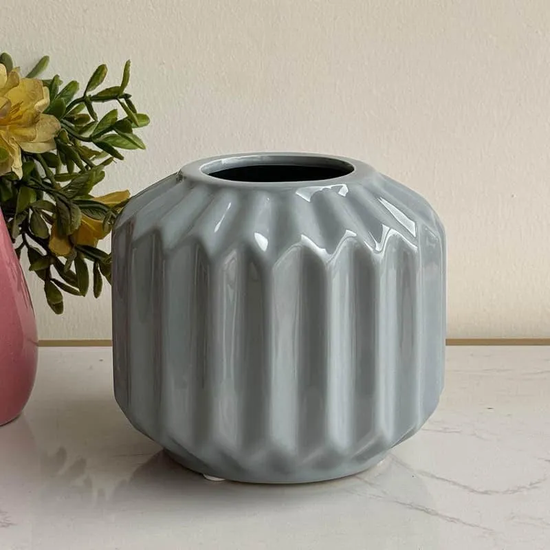 Esko Edge Vase - Grey media 1