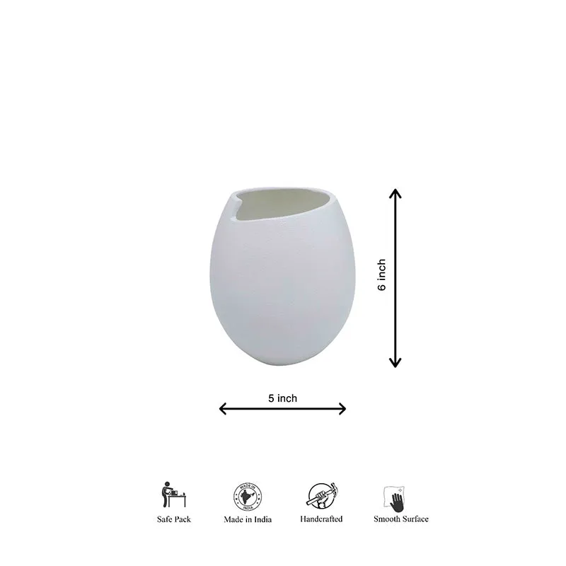 Itaro Ivory Metal Vase media 5